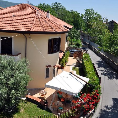 A 2 Passi Dagli Dei Bed & Breakfast Аджерола Екстериор снимка