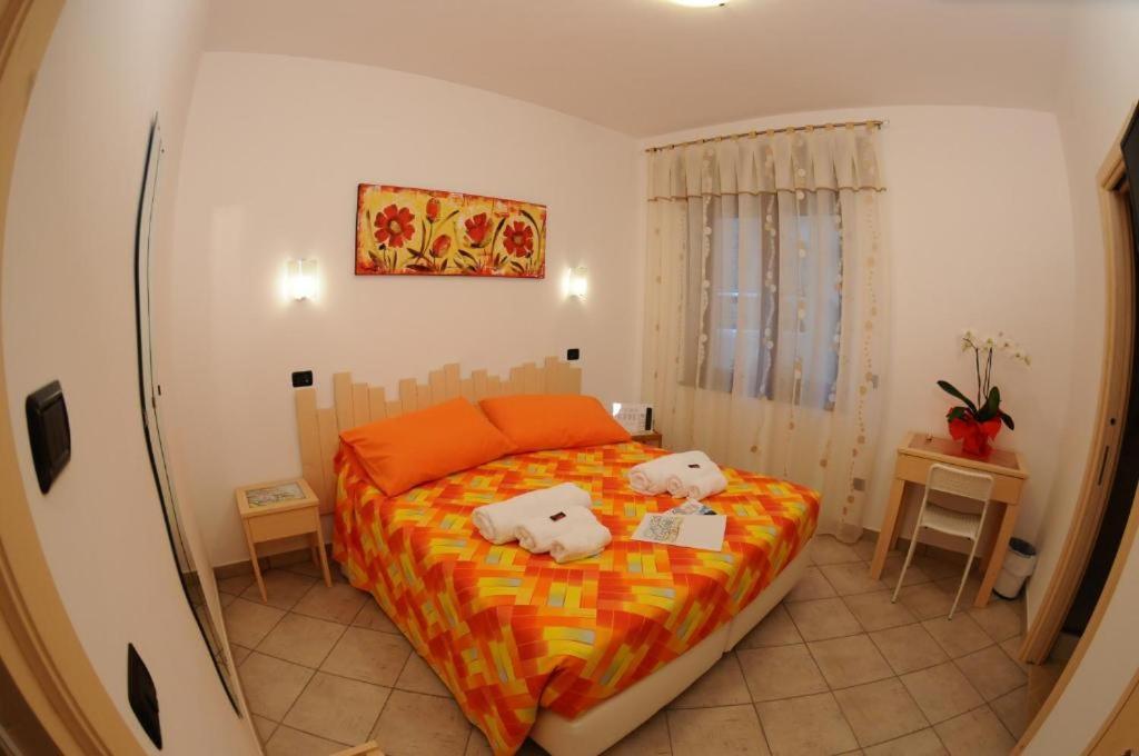 A 2 Passi Dagli Dei Bed & Breakfast Аджерола Екстериор снимка