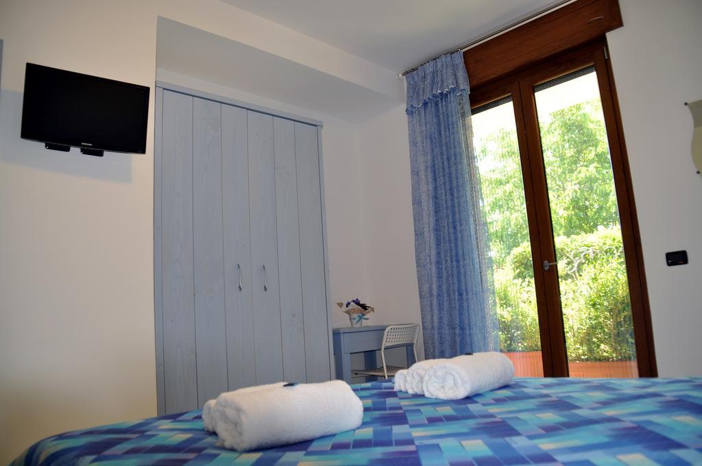 A 2 Passi Dagli Dei Bed & Breakfast Аджерола Стая снимка