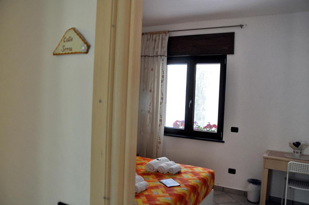 A 2 Passi Dagli Dei Bed & Breakfast Аджерола Стая снимка