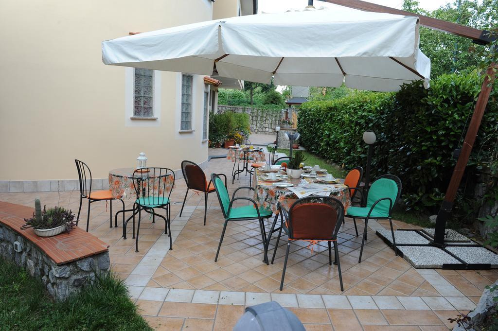 A 2 Passi Dagli Dei Bed & Breakfast Аджерола Екстериор снимка