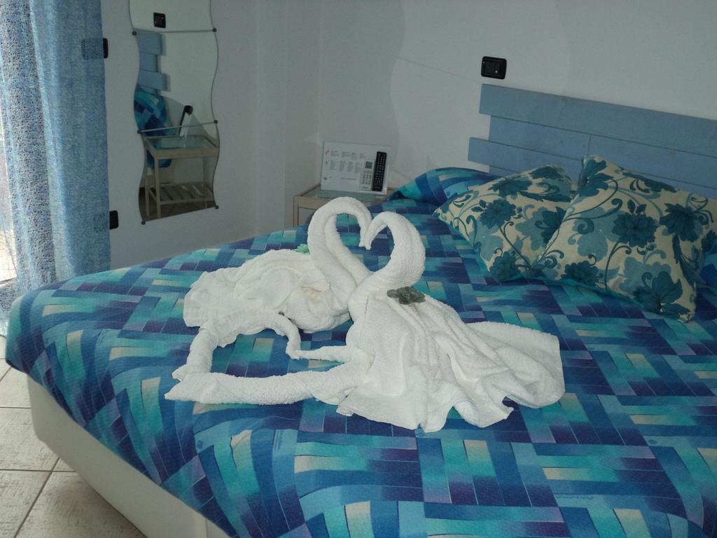 A 2 Passi Dagli Dei Bed & Breakfast Аджерола Стая снимка