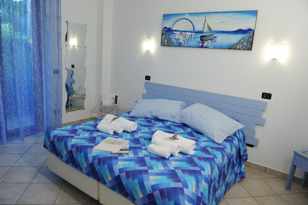 A 2 Passi Dagli Dei Bed & Breakfast Аджерола Стая снимка